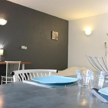 Apartment Avec Terrasse Et Piscine A - A Proximite - Fr-1-246-183 La Rochelle (Charente-Maritime)