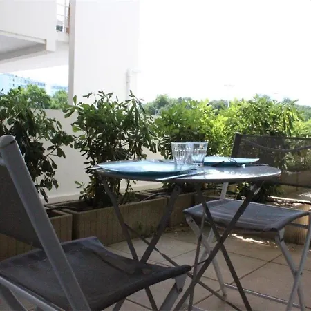 Avec Terrasse Et Piscine A - A Proximite - Fr-1-246-183 לה רושל